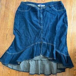 Cute Bwah Jean Skirt  Ruffled Size 16